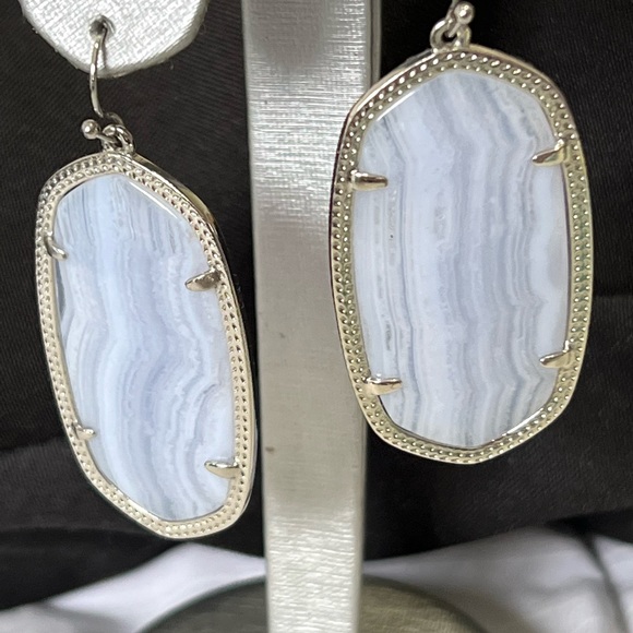 NWT Kendra Scott RARE & Retired Danielle Earrings Blue Lace Agate & Silver W😍W - Picture 12 of 12